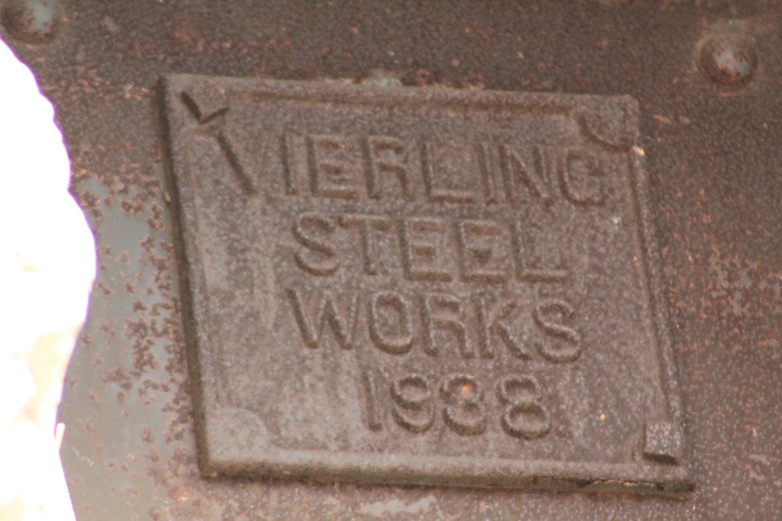 Plaque, east track